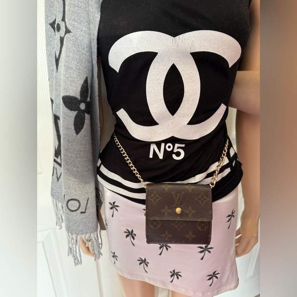 Louis Vuitton Vintage Monogram Compact Wallet with Chain - Picture 13 of 14